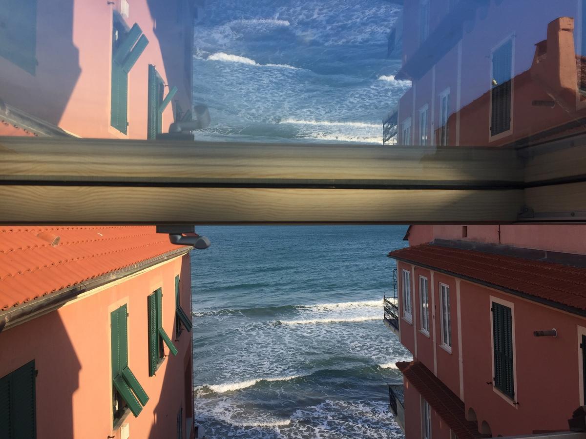 Attico Fronte Mare Алассио Экстерьер фото